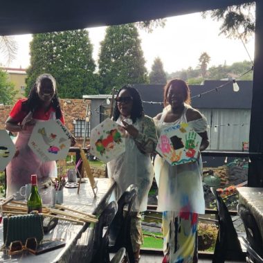 2 Hr Sip & Paint session for 3 people including a snack basket